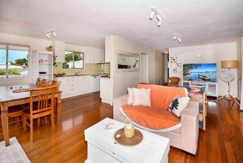 Golden Beach Escape | Family Fun & Pet Friendly - image 11