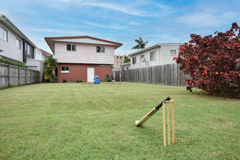 Golden Beach Escape | Family Fun & Pet Friendly - image 19