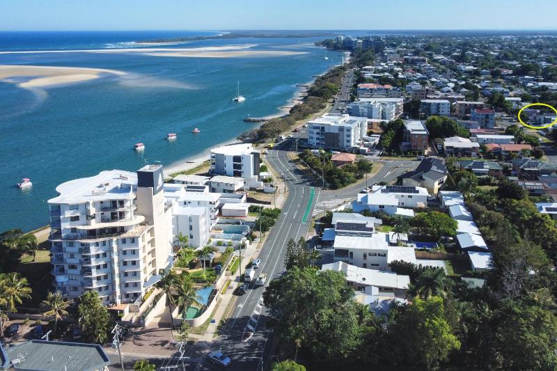 Golden Beach Escape | Family Fun & Pet Friendly - image 2