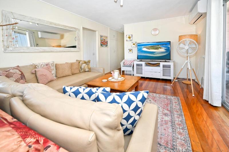 Golden Beach Escape | Family Fun & Pet Friendly - image 22