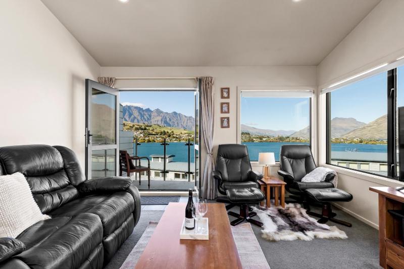Scenic and Relaxing Lakefront Apartment Images