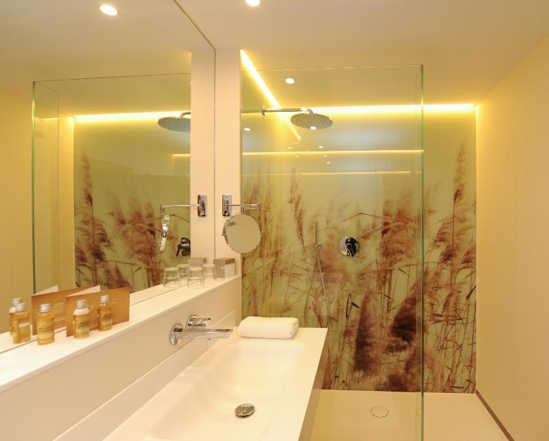 Comfort Double Room with Balcony image 4