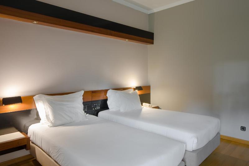 Economy Single Room image 3