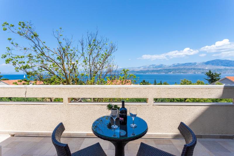 Two-Bedroom Apartment with Sea View image 2