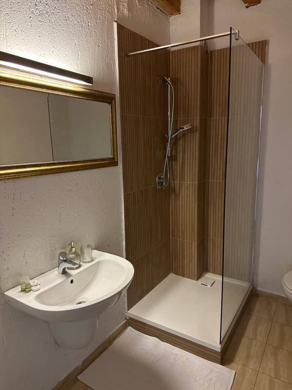 Standard Double Room with Mountain View image 3