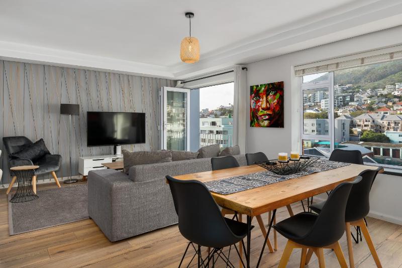La Fayette Top Floor Apartment - image 1