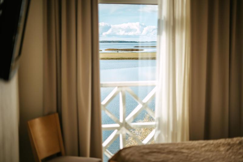 Standard Double or Twin Room image 2