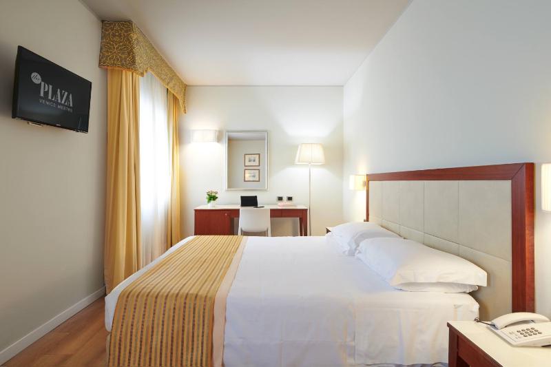 Superior Double or Twin Room image 1