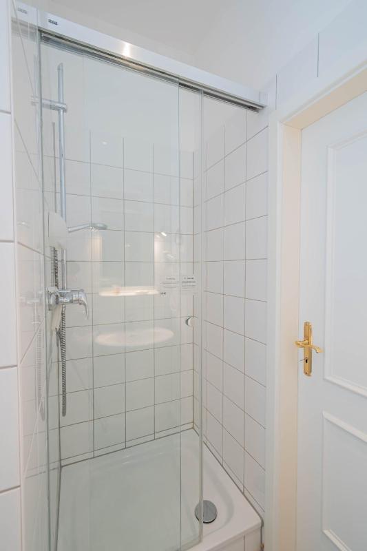 Standard Single Room image 4