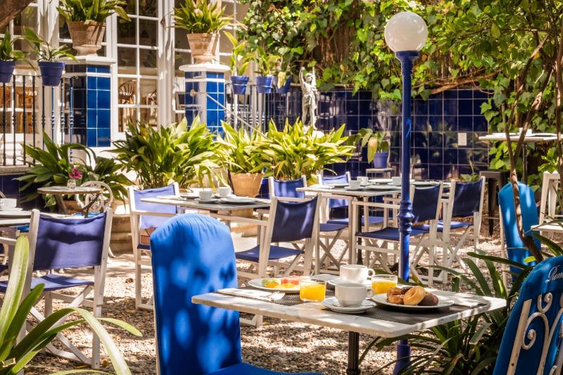 Hotel Medium Romantic - image 18