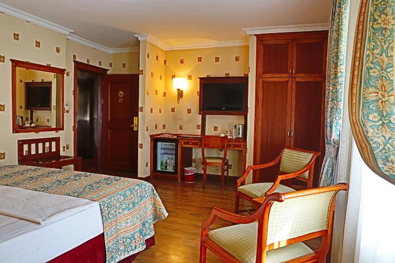 Standard Single Room image 3