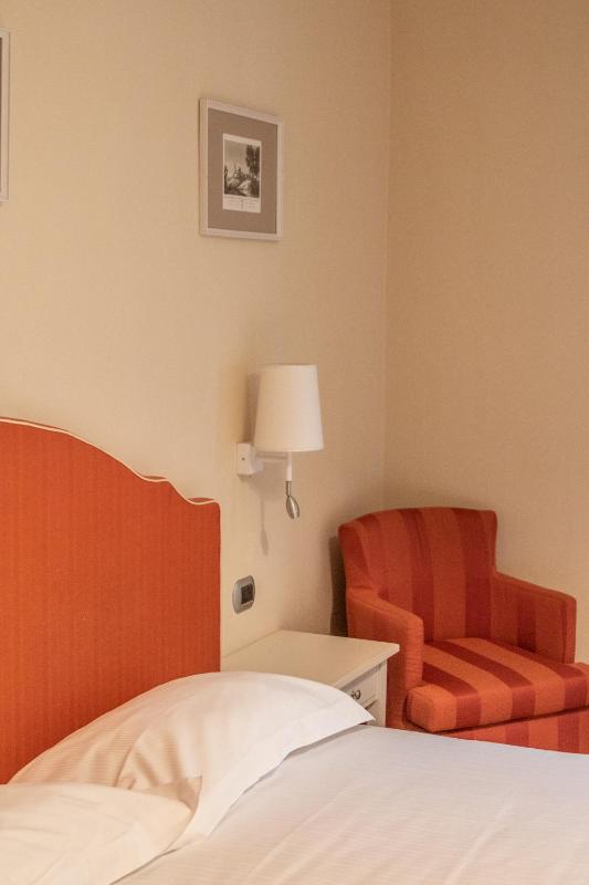 Double Room image 2