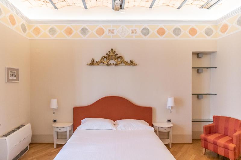 Casa Isolani Guest House Piazza Maggiore - image 15