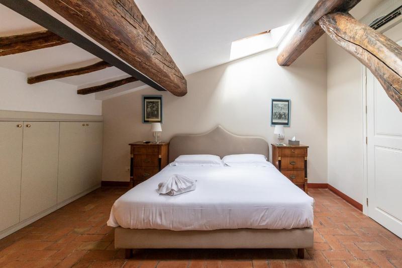 Double Room image 2