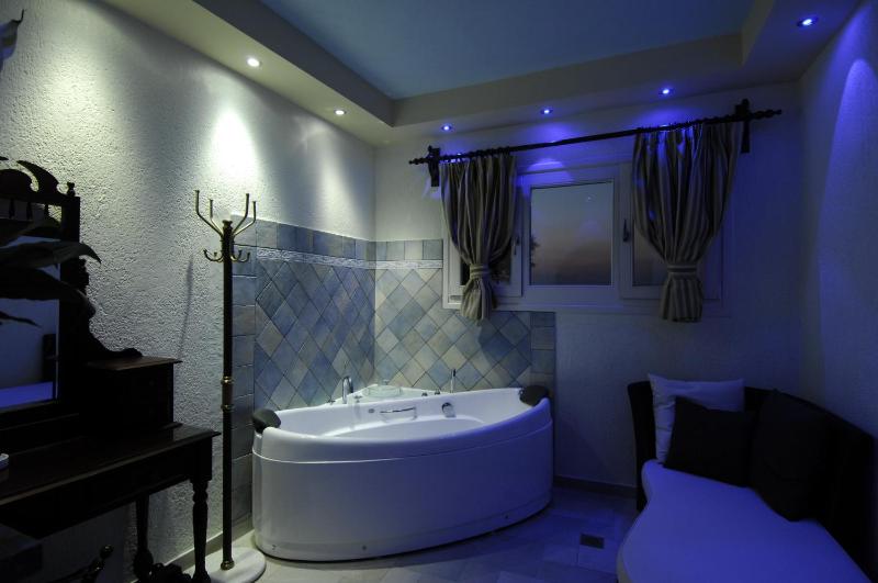 Superior Double Room image 3