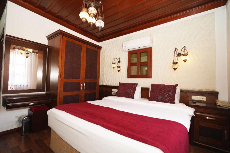 Cicerone Lodge Hotel - image 2