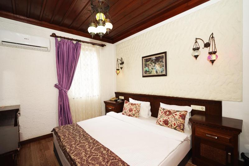 Cicerone Lodge Hotel - image 15
