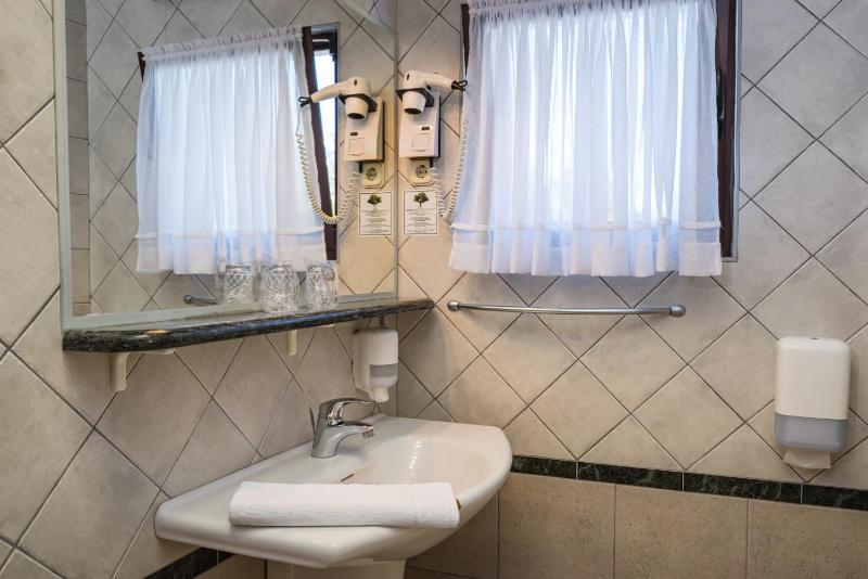 Double or Twin Room with Balcony image 3