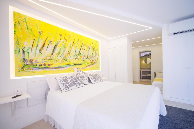 Deluxe Family Room image 1