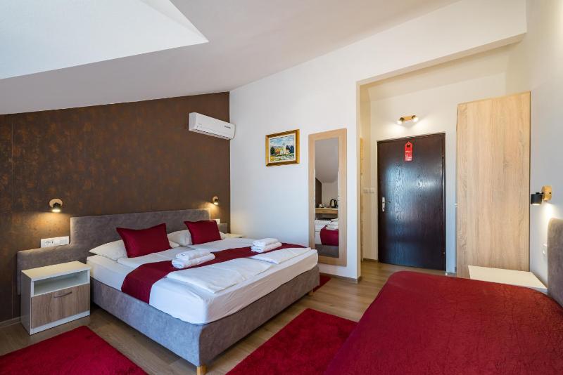 Triple Room image 4
