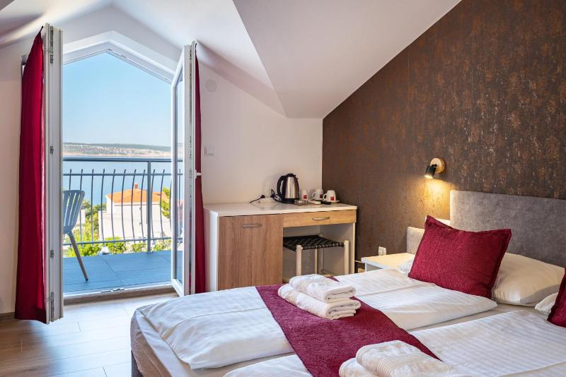 Triple Room image 3