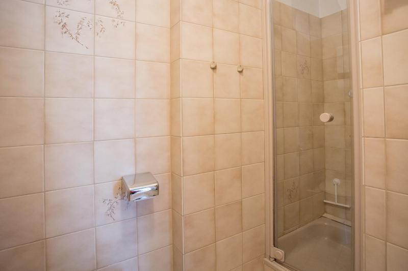 One-Bedroom Apartment image 4