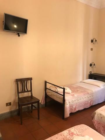 Quadruple Room image 2