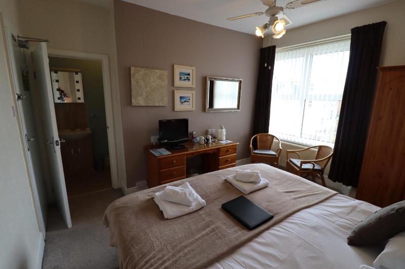 Superior King Room image 1