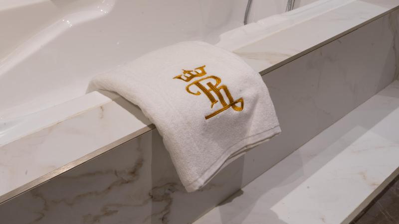 Presidential Suite image 4