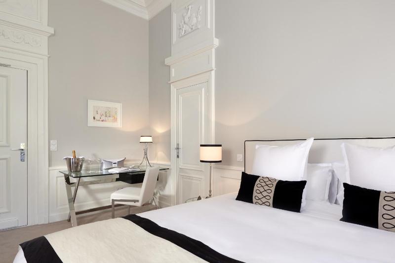 Privilege Double Room image 4