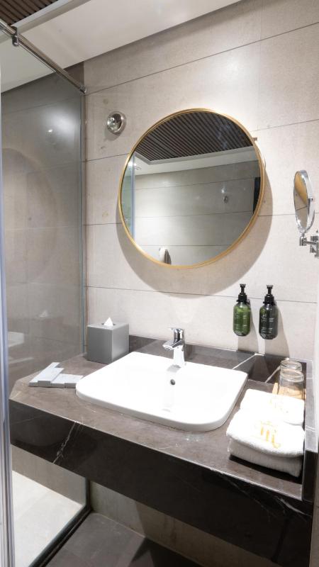 Junior Suite image 2