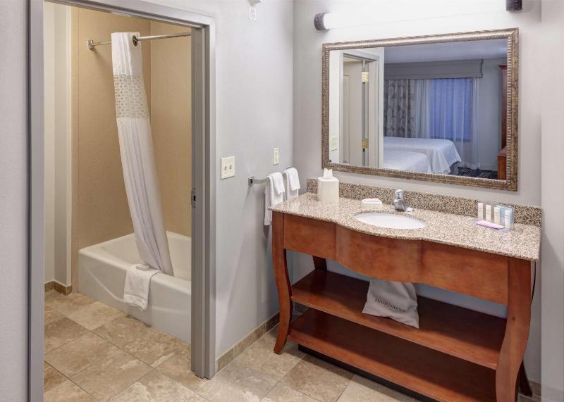 Queen Studio Suite with Two Queen Beds and Sofa Bed - Non-Smoking image 2