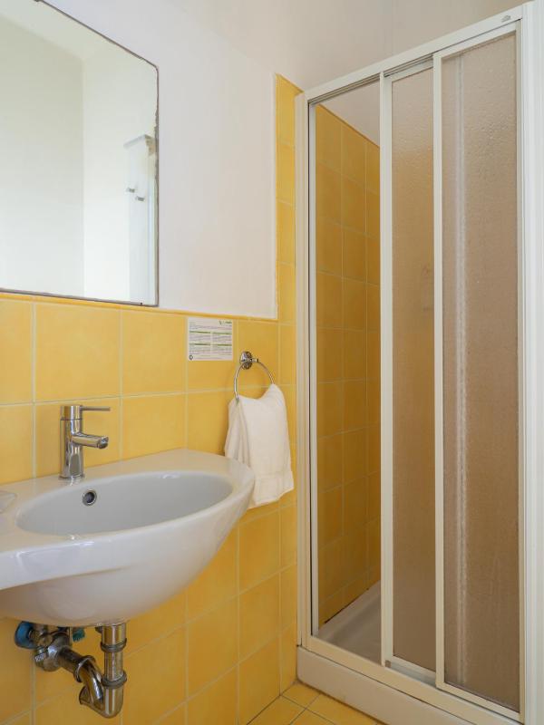 Double Room image 4