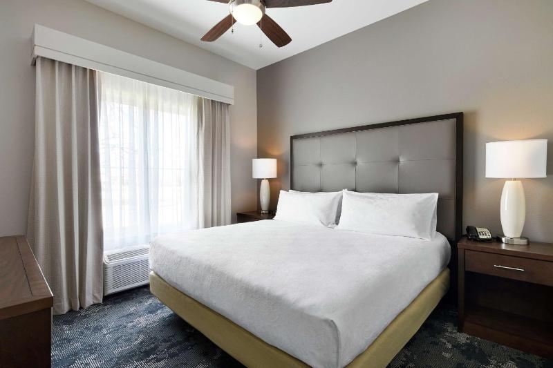 One-Bedroom King Suite - Non-Smoking image 1
