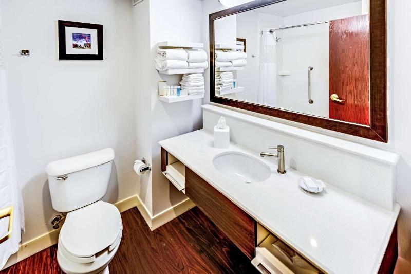 King Room with King Bed - Non-Smoking image 2
