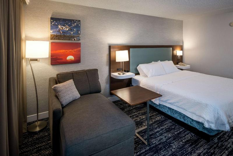 King Room with King Bed - Non-Smoking image 1