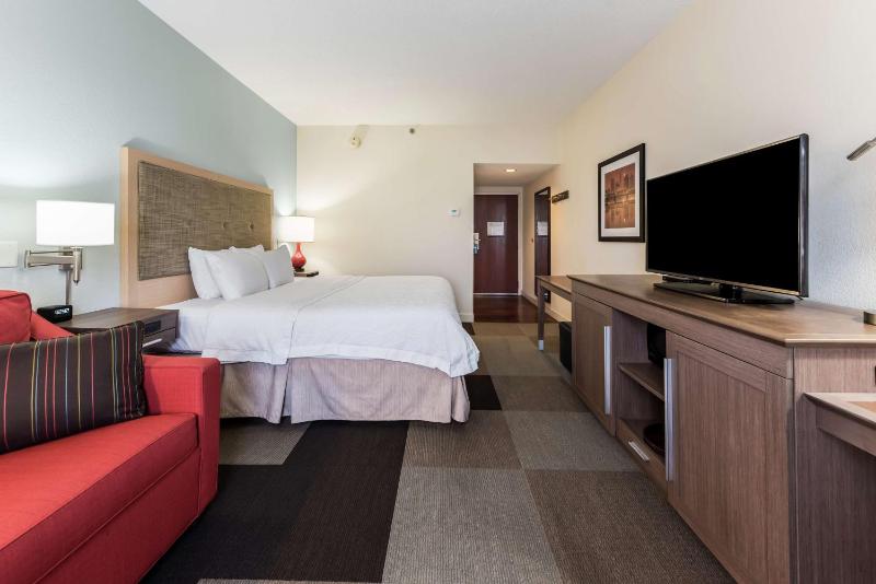 King Room with King Bed - Non-Smoking image 3