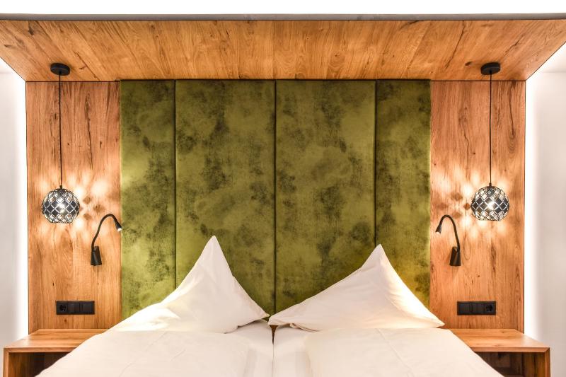 Deluxe Triple Room image 2