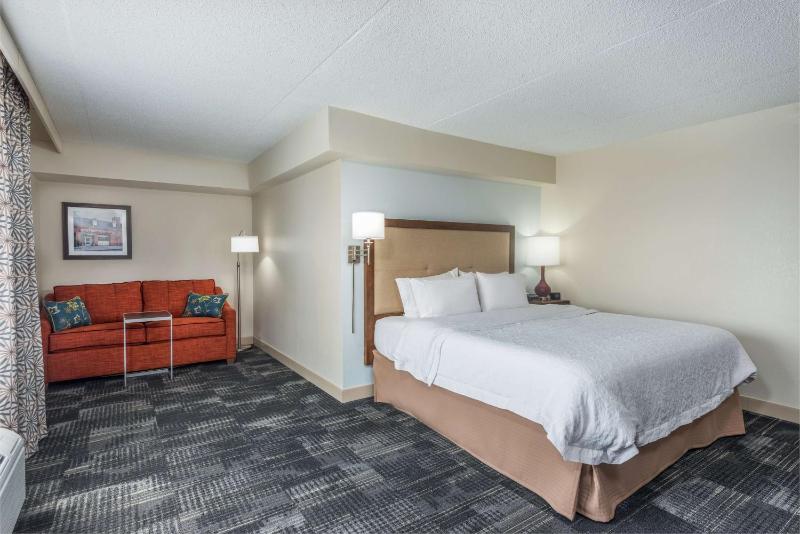 Executive Queen Room image 4
