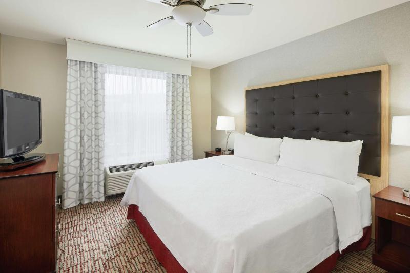 One-Bedroom King Suite - Non-Smoking image 4