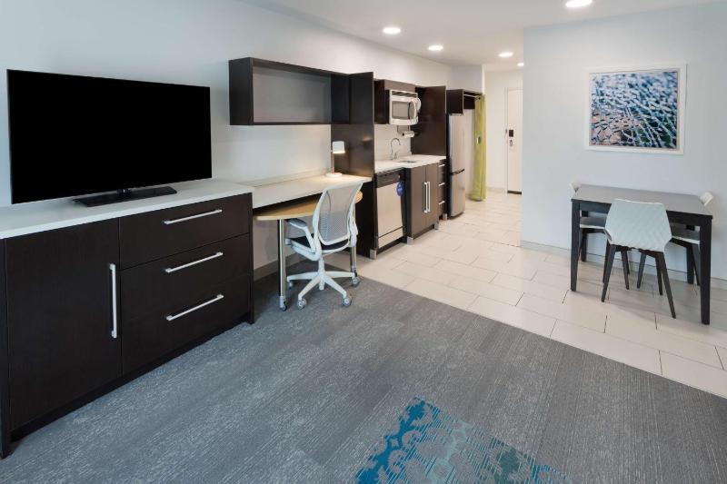 One-Bedroom King Suite - Non-Smoking image 1