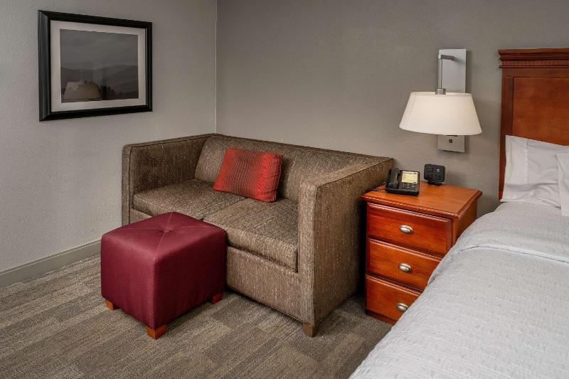 King Room with Sofa Bed and Study - Non-Smoking image 4
