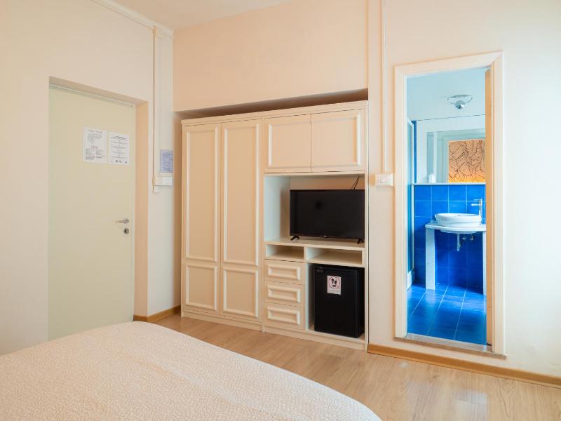 Economy Double Room image 1
