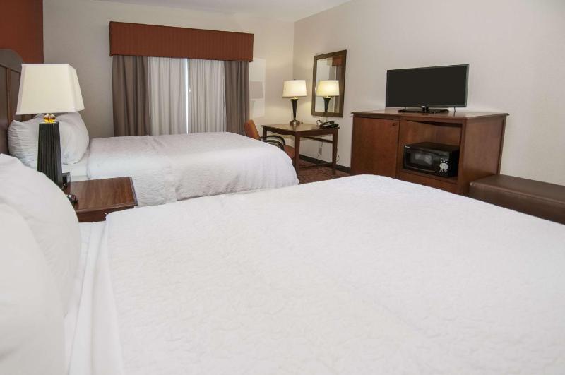 Room with Two Queen Beds - Non-Smoking image 3