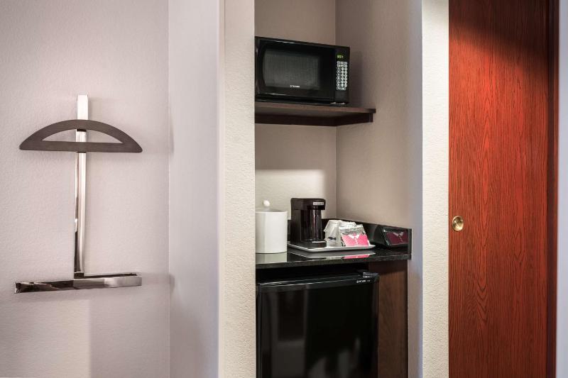 King Room - Mobility Access/Non-Smoking image 4