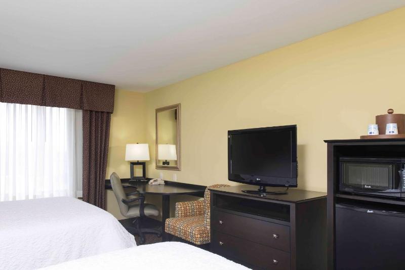 Room with Two Queen Beds - Non-Smoking image 3
