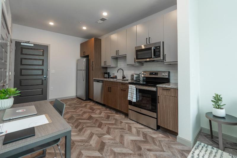 One-Bedroom Suite image 3