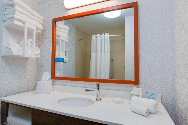 Queen Studio Suite with Two Queen Beds - Non-Smoking image 4