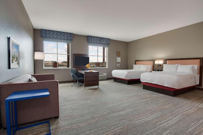 Queen Studio Suite with Two Queen Beds - Non-Smoking image 3