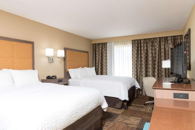 Room with Two Queen Beds - Non-Smoking image 3